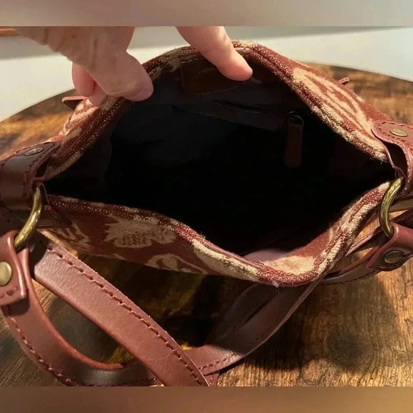 Pendleton | ladies wool hobo, convertible shoulder handbag. - Picture 15 of 16